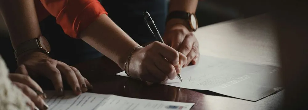 large_contrato_de_compraventa_dbcd20e00c_resultado.webp