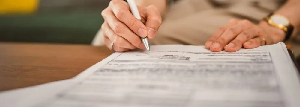 large_firma_de_escrituras_f5fba87c8c_resultado.webp